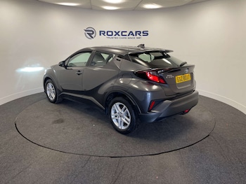 Used Toyota C-HR 2023 for sale - 78870910: Photo