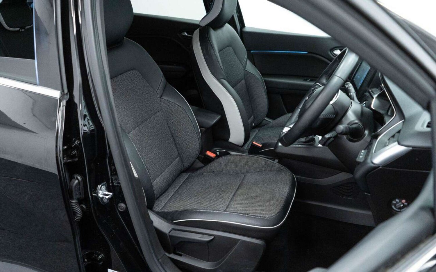 Used Renault Captur 2023 for sale - 77930784: Photo 20