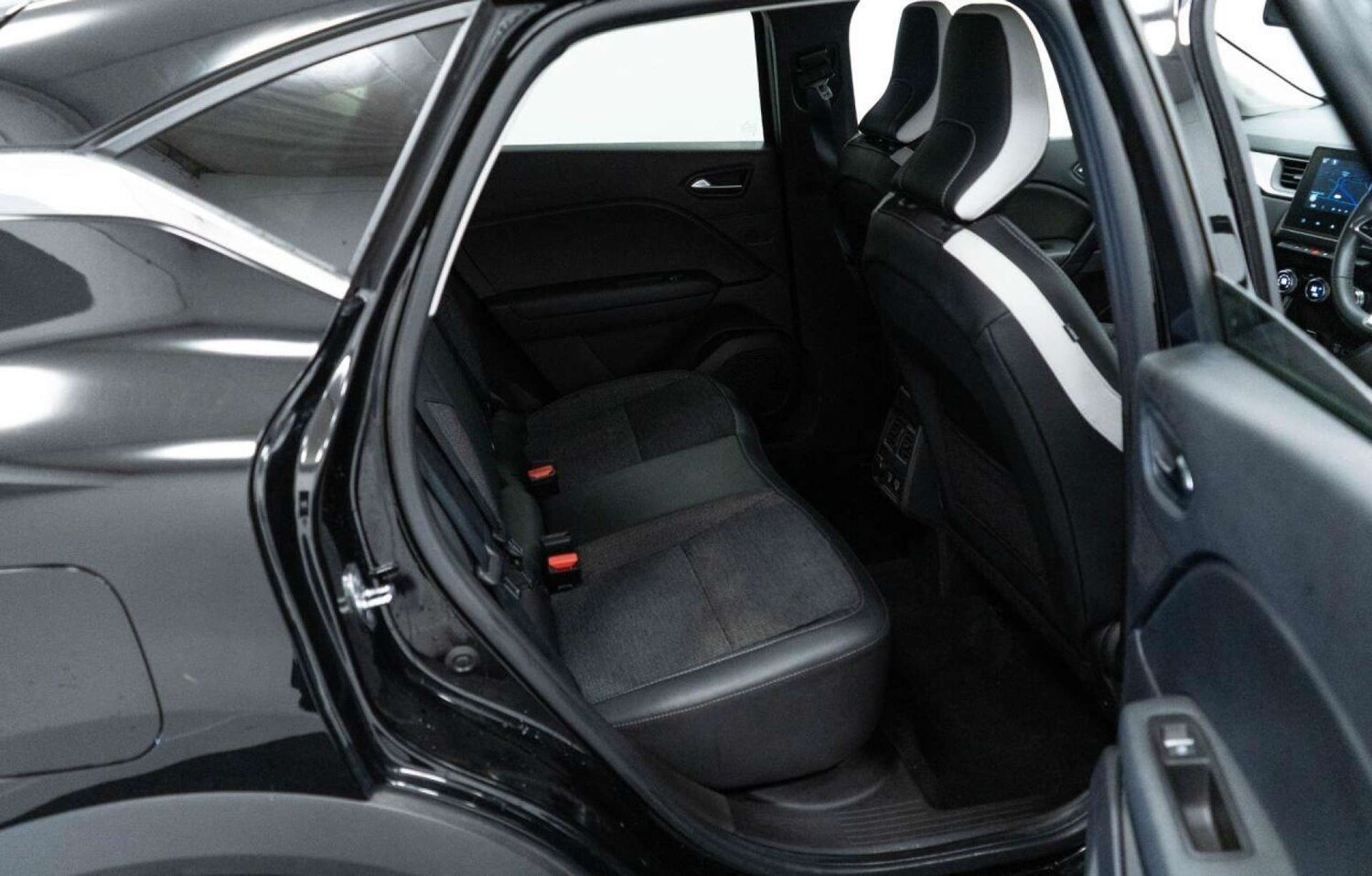 Used Renault Captur 2023 for sale - 77930784: Photo 31