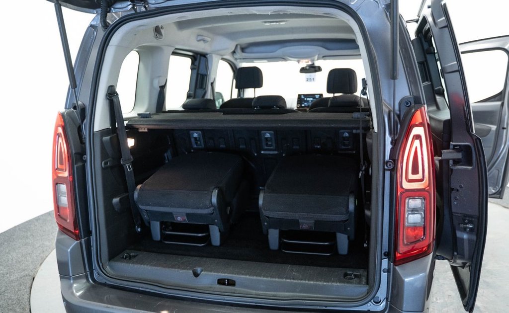 Vehicle 33