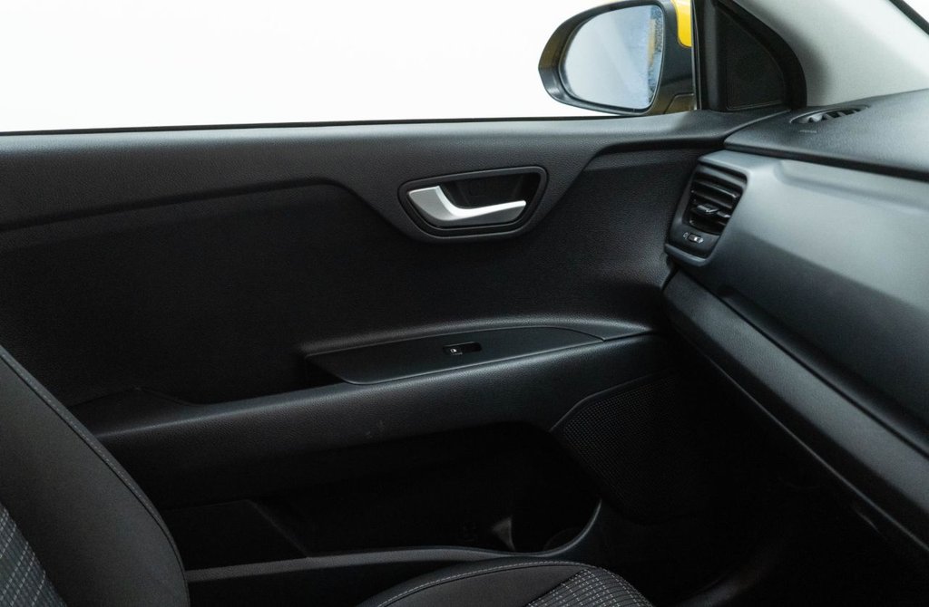 Used Kia Stonic 2022 for sale - 77642433: Photo 29