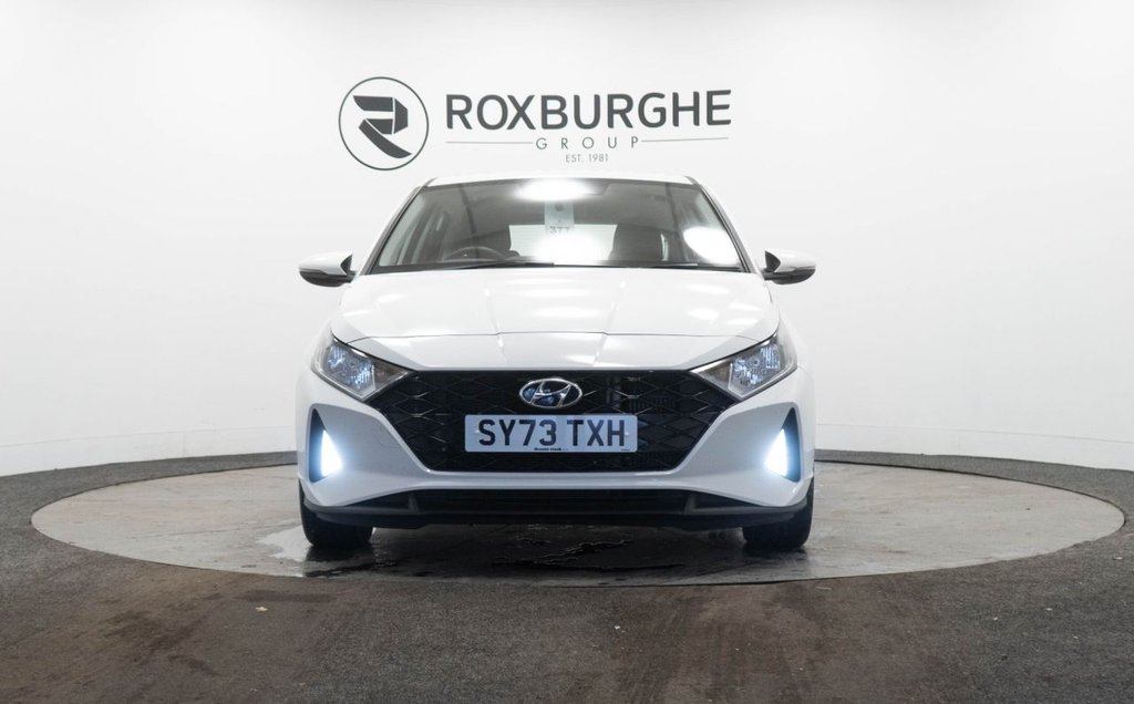 Used Hyundai i20 2023 for sale - 76867595: Photo 2