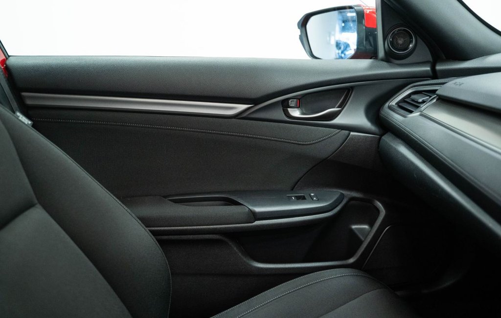 Used Honda Civic 2019 for sale - 76279750: Photo 32