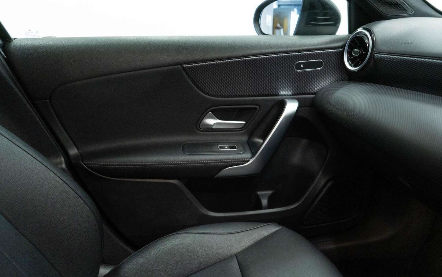 Used Mercedes-Benz A-Class 2022 for sale - 77930687: Photo 32