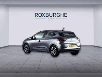 Used Renault Clio 2023 for sale - 77930667: Photo