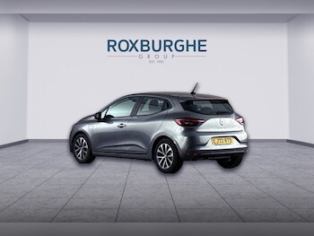 Used Renault Clio 2023 for sale - 77879384: Photo