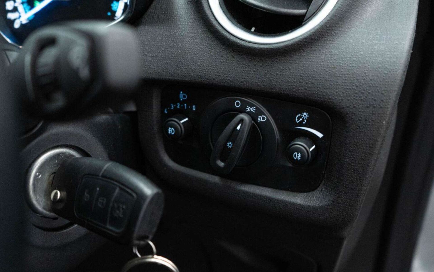 Used Ford Fiesta 2015 for sale - 77930741: Photo 24