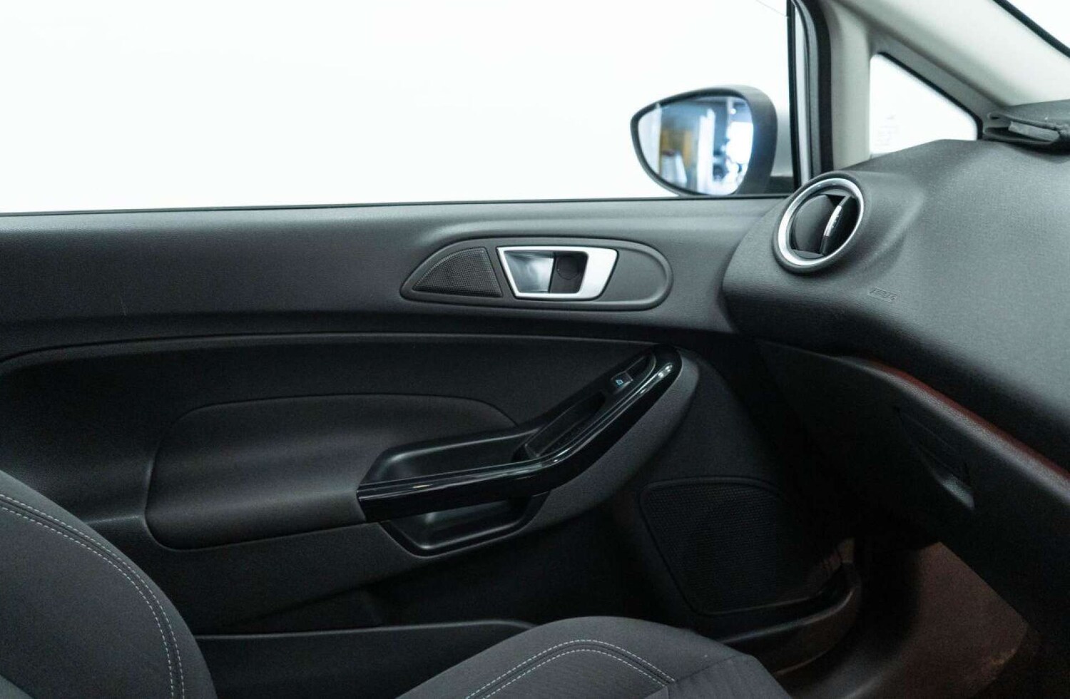 Used Ford Fiesta 2015 for sale - 77930741: Photo 32