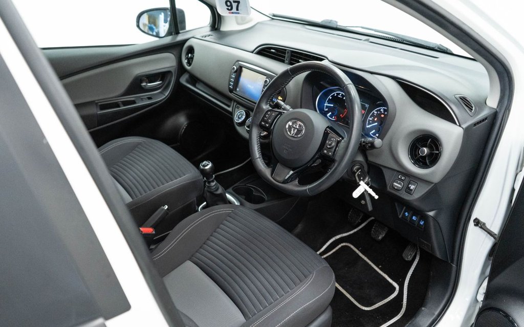 Used Toyota Yaris 2017 for sale - 77212920: Photo 21