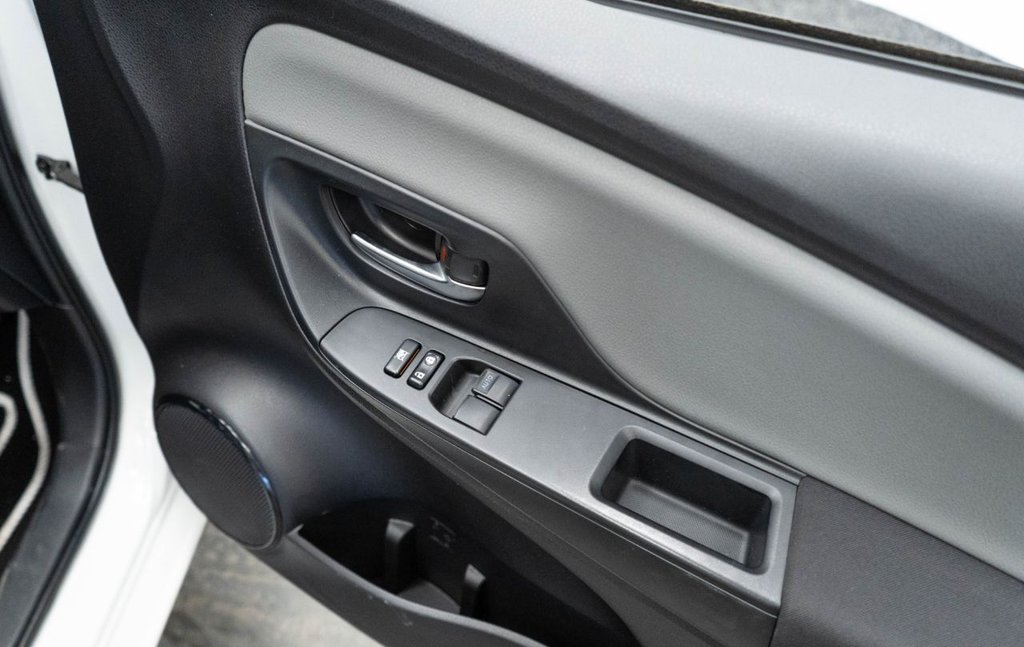 Used Toyota Yaris 2017 for sale - 77212920: Photo 23