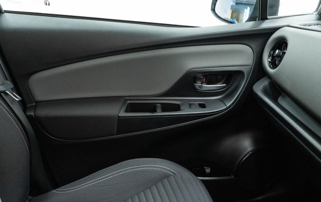 Used Toyota Yaris 2017 for sale - 77212920: Photo 31