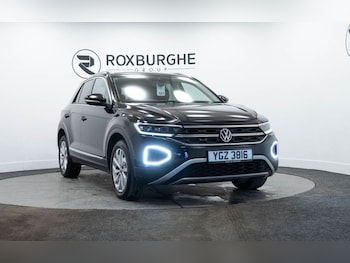 Used Volkswagen T-Roc 2022 for sale - 77546811: Photo