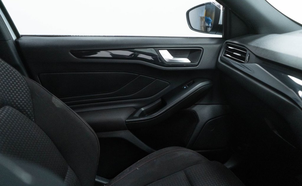 Used Ford Focus 2023 for sale - 76867335: Photo 29
