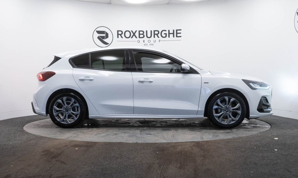 Used Ford Focus 2023 for sale - 76867335: Photo 9