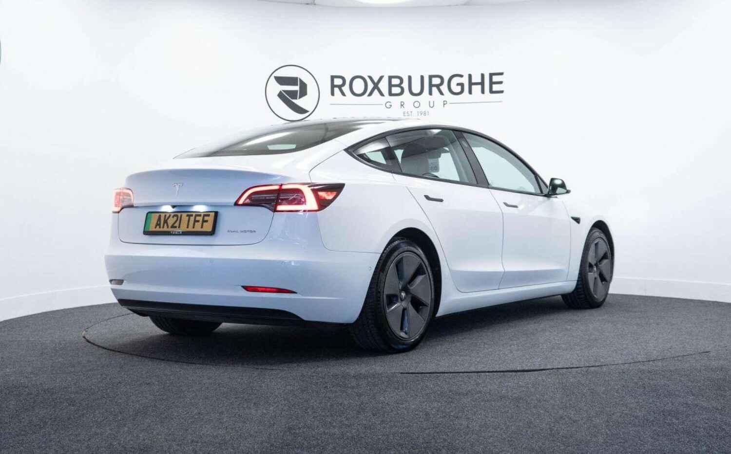 Used Tesla Model 3 2021 for sale - 77930621: Photo 8