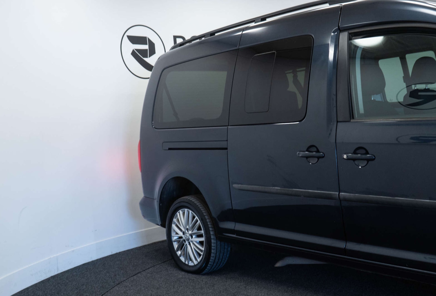 Used Volkswagen Caddy Maxi Life 2018 for sale - 77950395: Photo 15