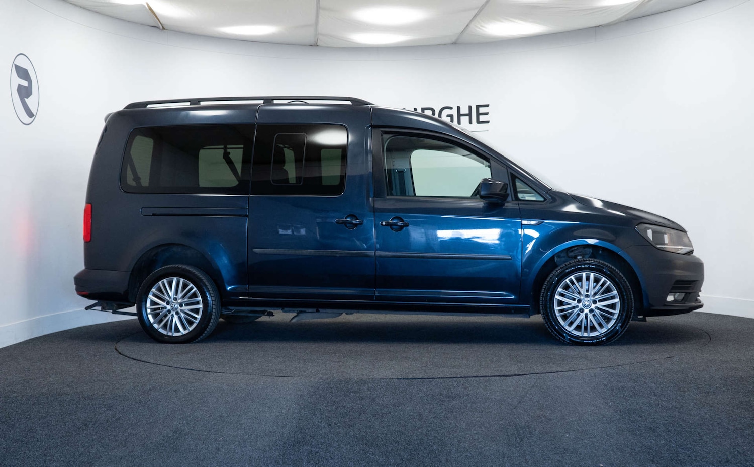 Used Volkswagen Caddy Maxi Life 2018 for sale - 77950395: Photo 9