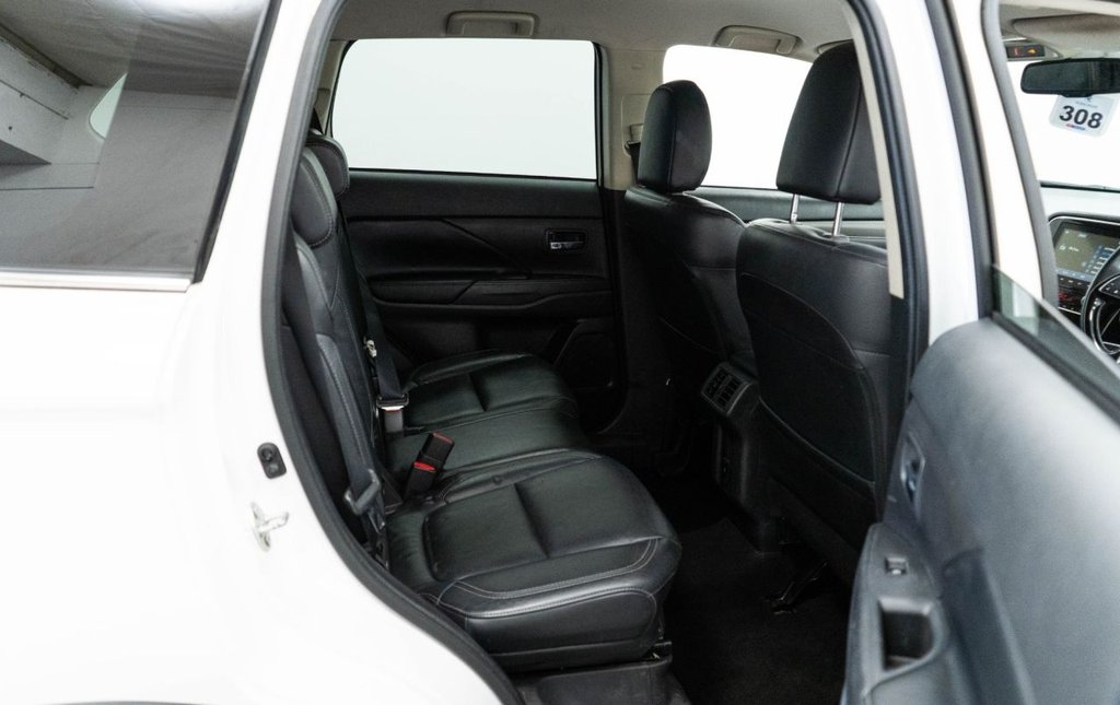 Used Mitsubishi Outlander 2020 for sale - 76395728: Photo 32