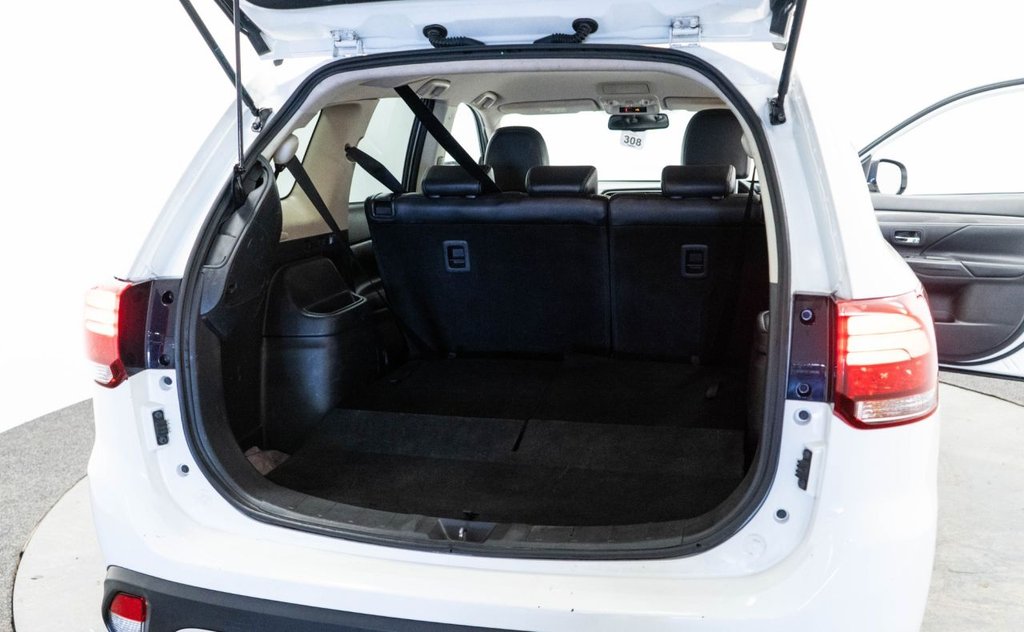 Used Mitsubishi Outlander 2020 for sale - 76395728: Photo 35