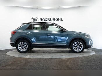 Used Volkswagen T-Roc 2022 for sale - 77525926: Photo