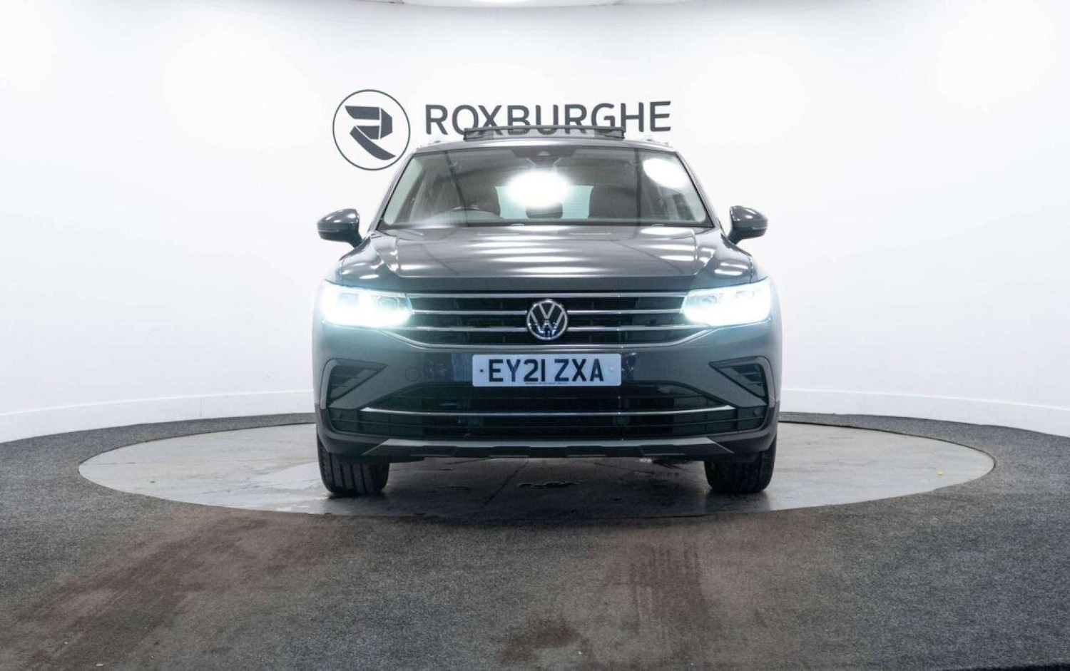 Used Volkswagen Tiguan 2021 for sale - 77930891: Photo 2