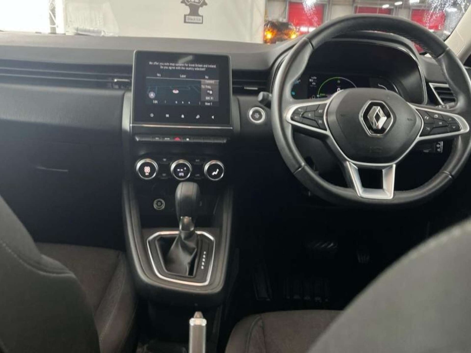 Used Renault Clio 2023 for sale - 77930639: Photo 3