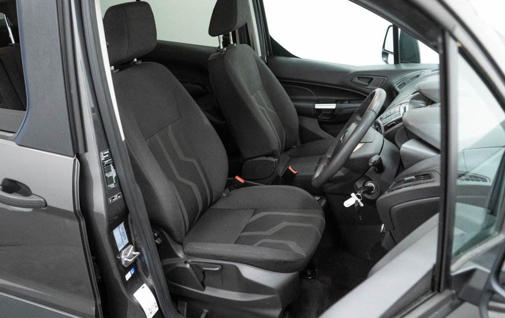 Used Ford Grand Tourneo Connect 2018 for sale - 76582310: Photo 16