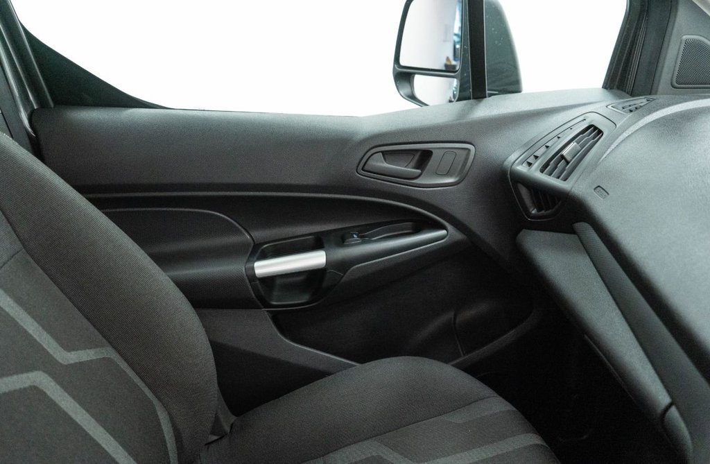 Used Ford Grand Tourneo Connect 2018 for sale - 76582310: Photo 25