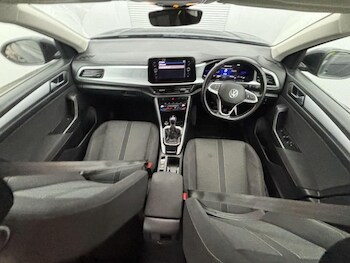 Used Volkswagen T-Roc 2022 for sale - 77693495: Photo