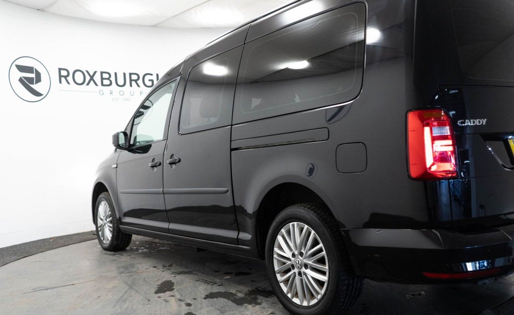 Used Volkswagen Caddy Maxi Life 2019 for sale - 76973300: Photo 17