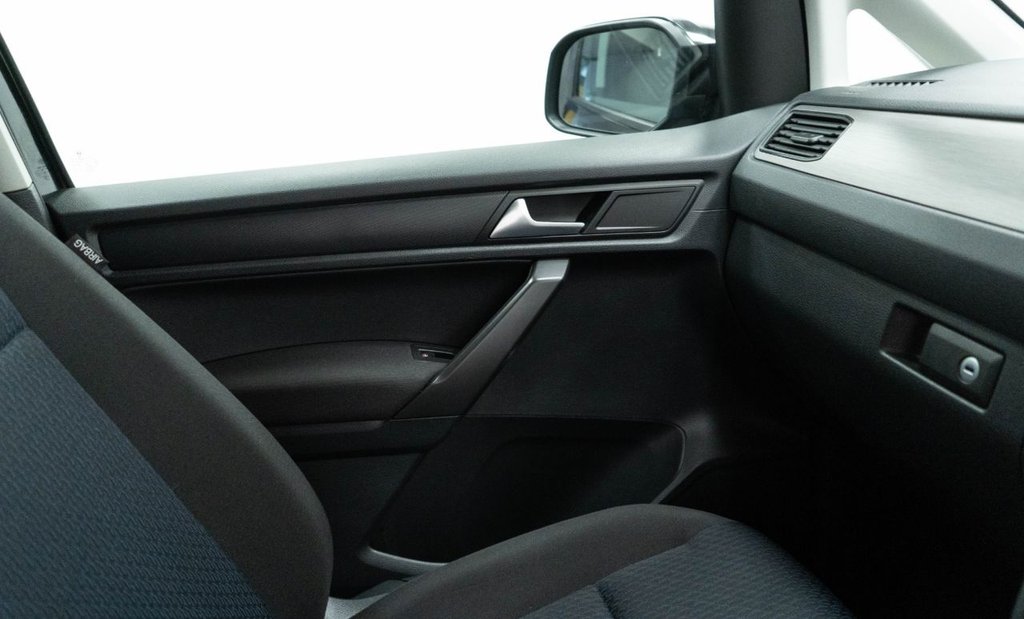 Used Volkswagen Caddy Maxi Life 2019 for sale - 76973300: Photo 28