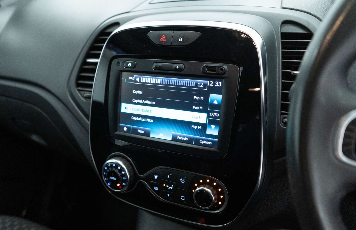 Used Renault Captur 2018 for sale - 78098902: Photo 28