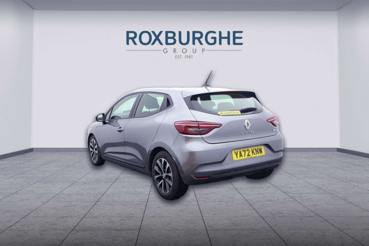 Used Renault Clio 2023 for sale - 77930656: Photo 2