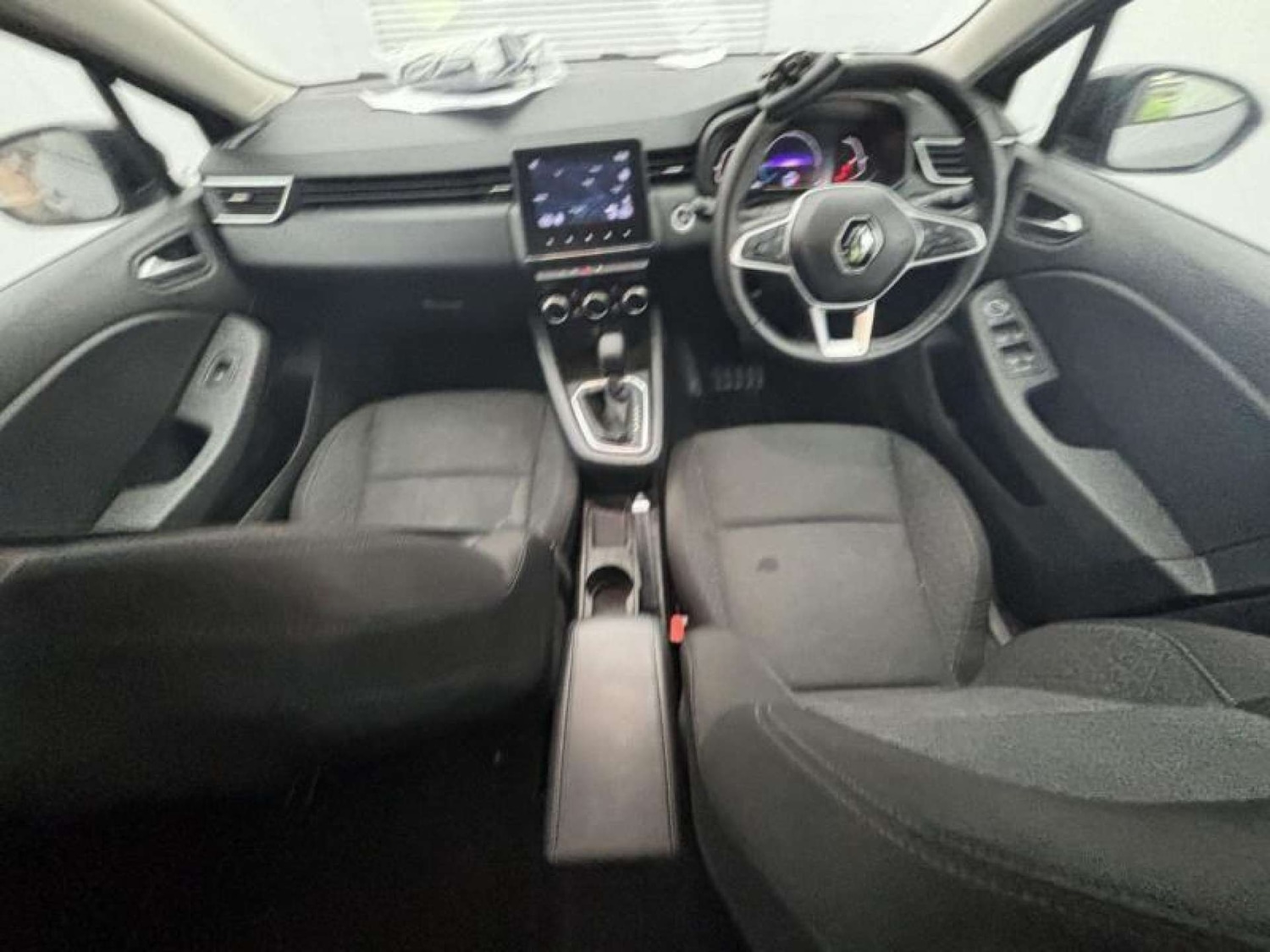 Used Renault Clio 2023 for sale - 77930656: Photo 3