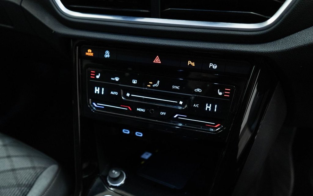 Used Volkswagen T-Roc 2023 for sale - 77525885: Photo 27