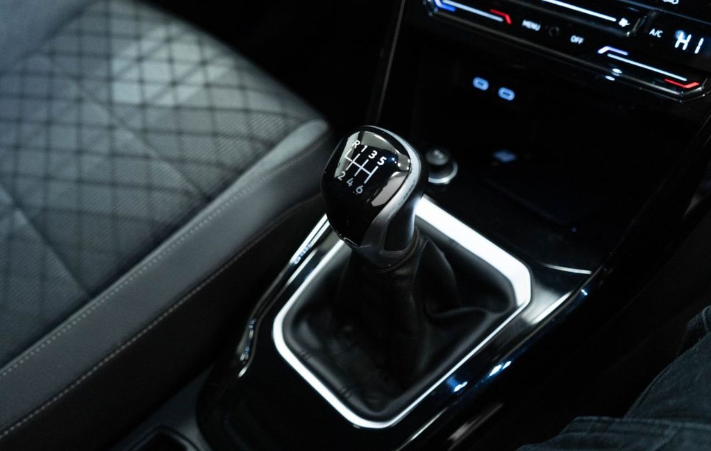 Used Volkswagen T-Roc 2023 for sale - 77525885: Photo 28