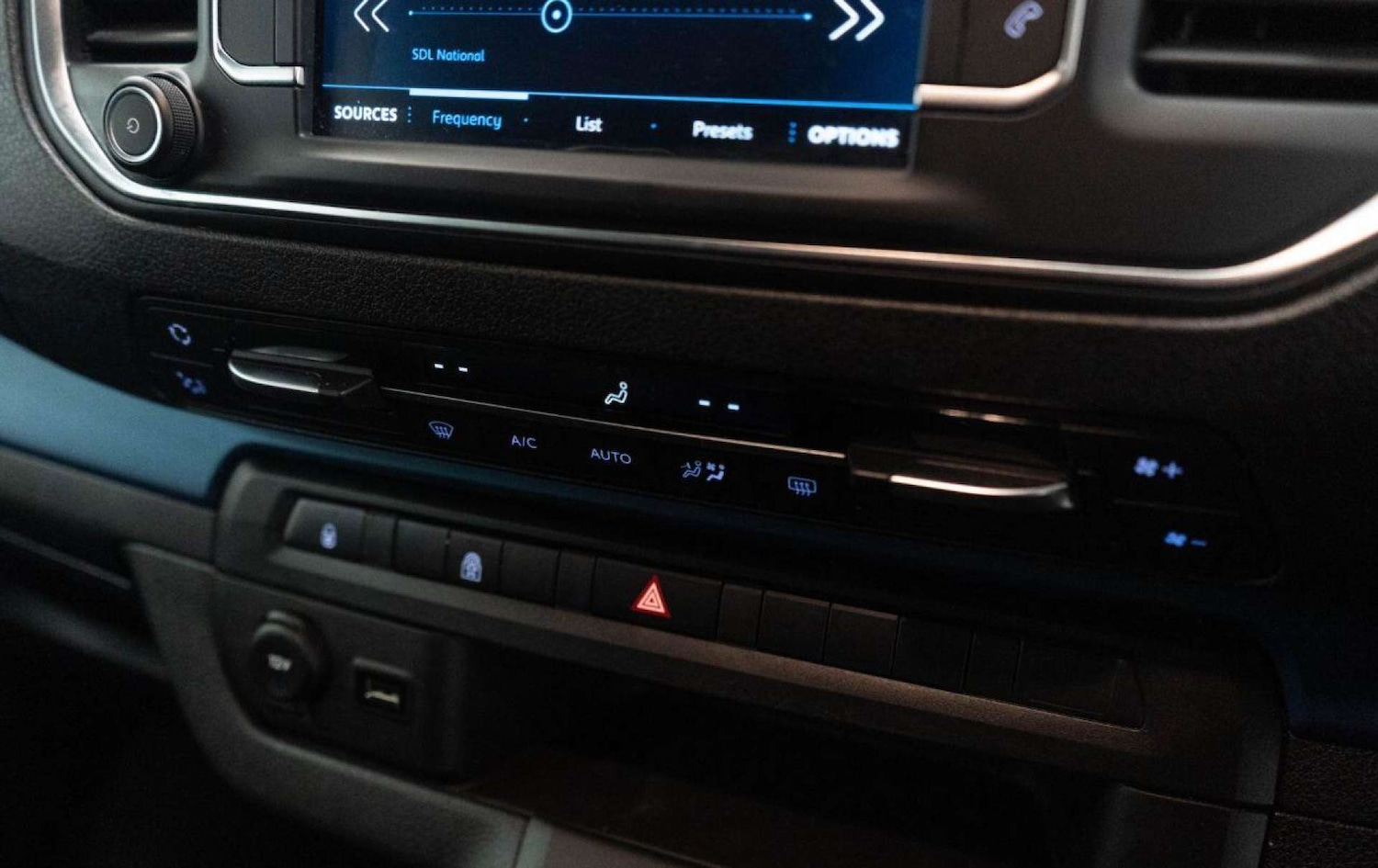 Used Peugeot Traveller 2021 for sale - 77930918: Photo 26