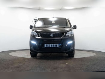 Used Peugeot Traveller 2021 for sale - 77930918: Photo