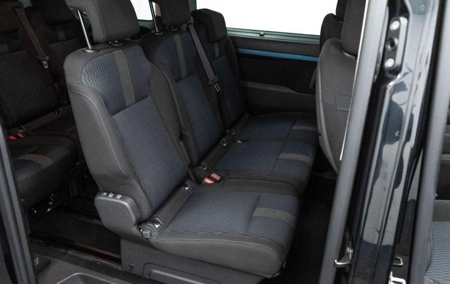 Used Peugeot Traveller 2021 for sale - 77930918: Photo 31