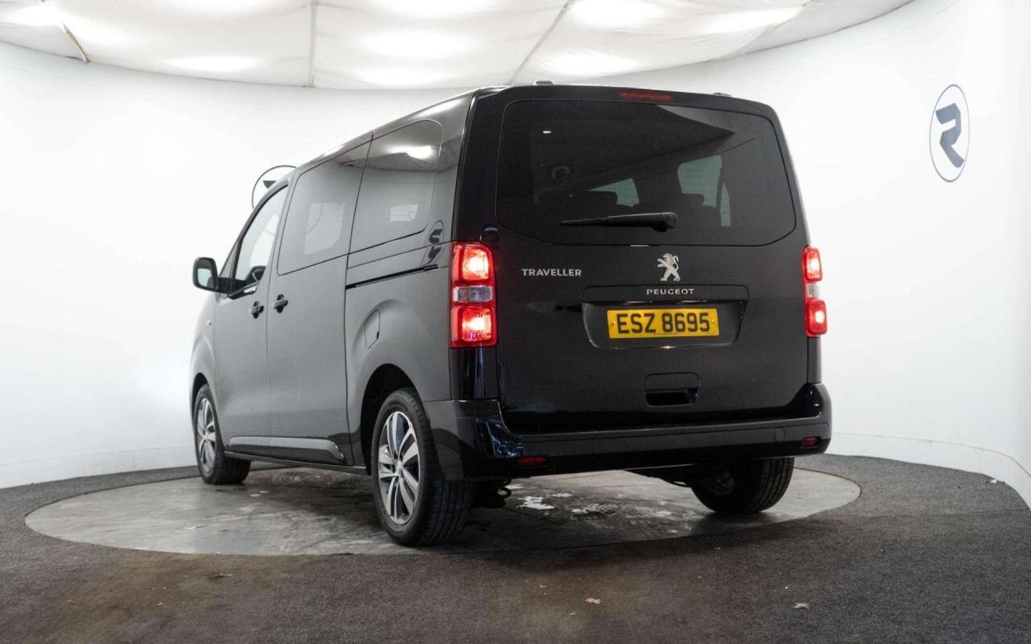 Used Peugeot Traveller 2021 for sale - 77930918: Photo 5