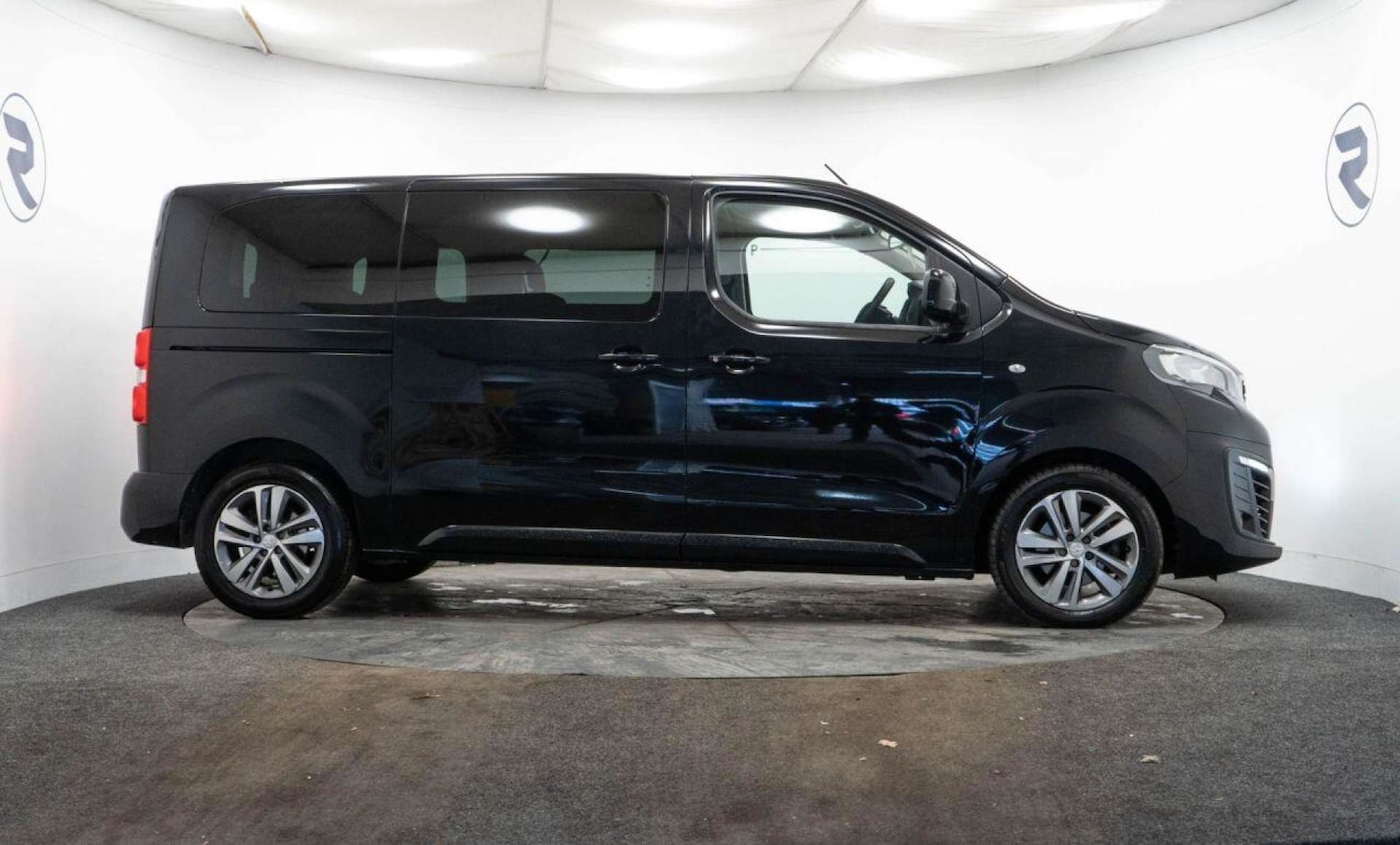 Used Peugeot Traveller 2021 for sale - 77930918: Photo 9