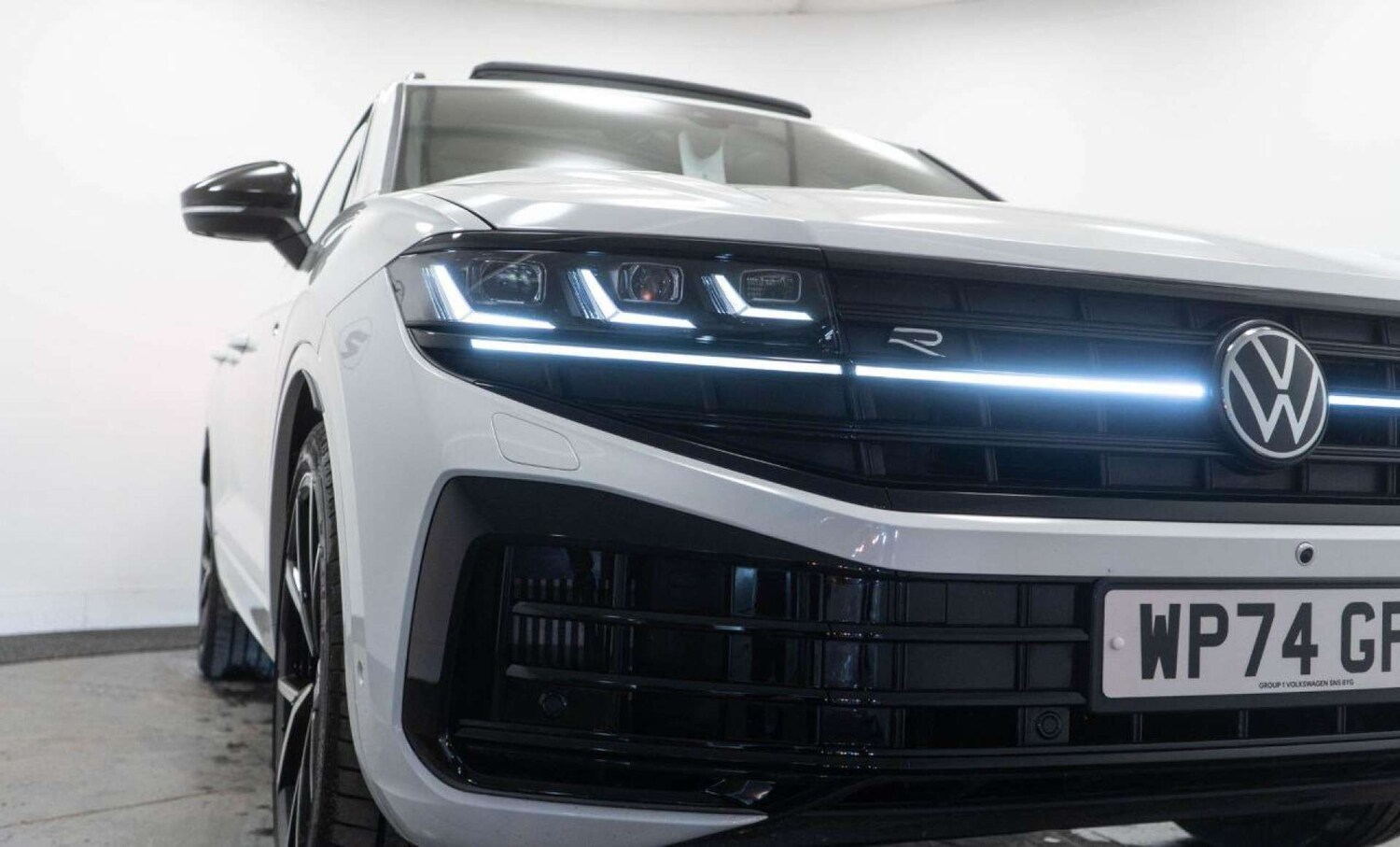 Used Volkswagen Touareg 2024 for sale - 77930719: Photo 11