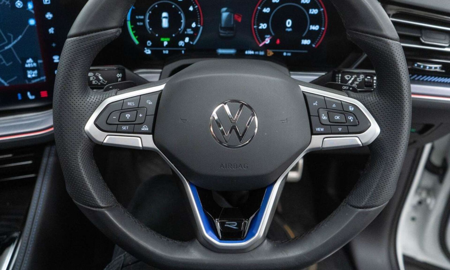 Used Volkswagen Touareg 2024 for sale - 77930719: Photo 35