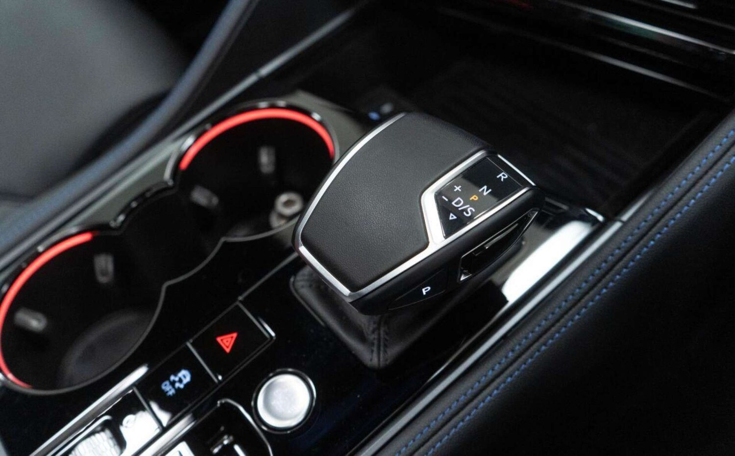 Used Volkswagen Touareg 2024 for sale - 77930719: Photo 40