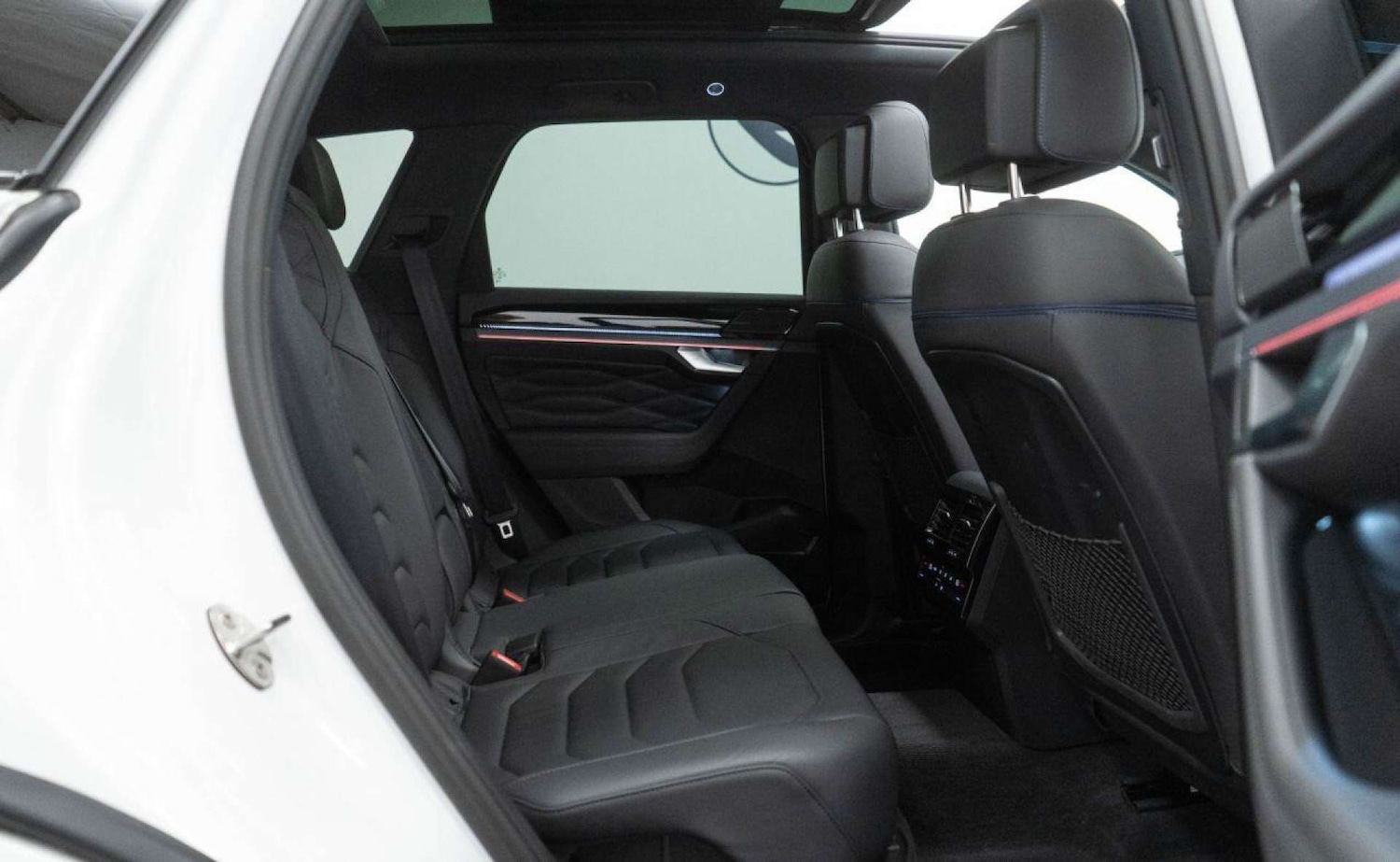 Used Volkswagen Touareg 2024 for sale - 77930719: Photo 45