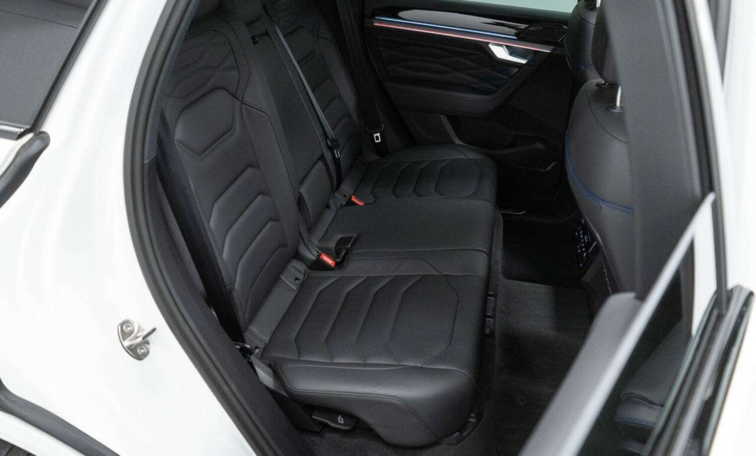 Used Volkswagen Touareg 2024 for sale - 77930719: Photo 46