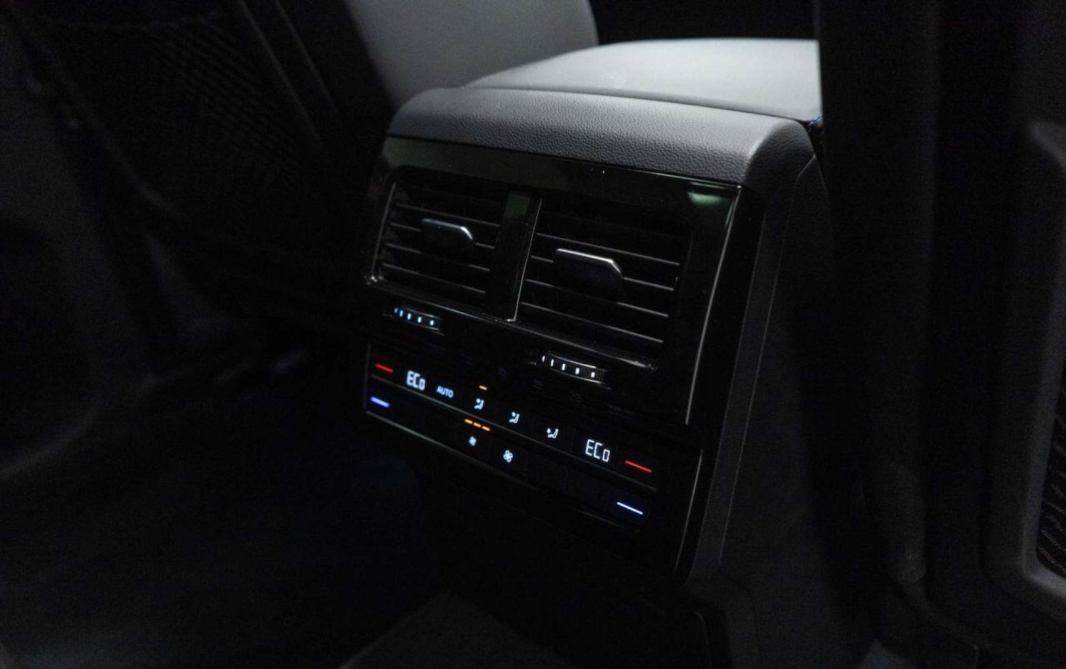 Used Volkswagen Touareg 2024 for sale - 77930719: Photo 47