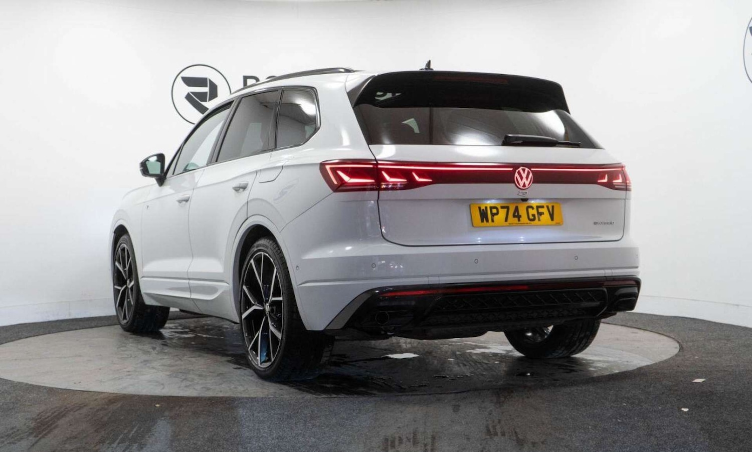 Used Volkswagen Touareg 2024 for sale - 77930719: Photo 5