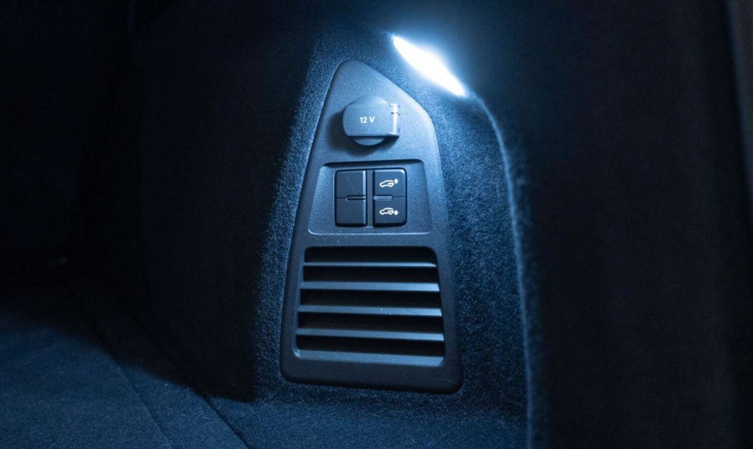 Used Volkswagen Touareg 2024 for sale - 77930719: Photo 51