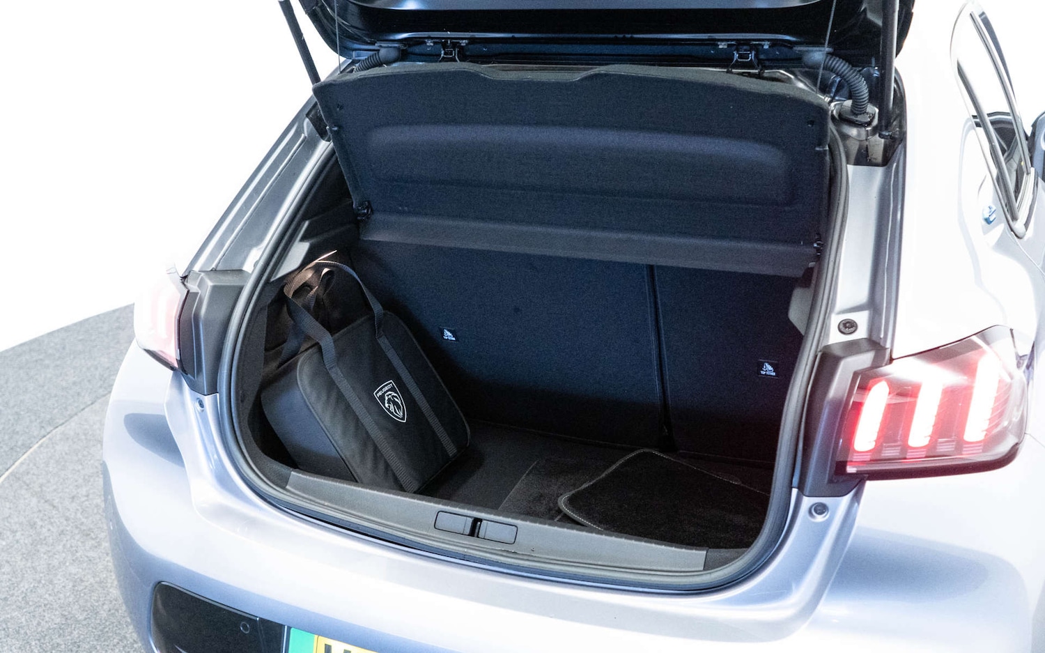 Used Peugeot 208 2023 for sale - 78068230: Photo 35